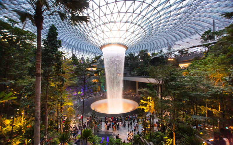 Indoor Waterfall Cascading Lush Greenery, Jewel Changi Airport_original